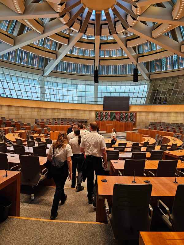 FW-WRN: Jugendfeuerwehr Werne besucht den Landtag Nordrhein-Westfalen