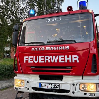FW-AUR: Rauchmelder-Alarm an Mehrfamilienhaus