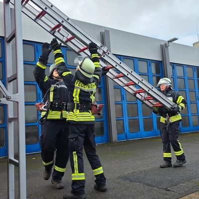 FW Celle: Neue Truppmitglieder bei der Feuerwehr Celle ausgebildet
