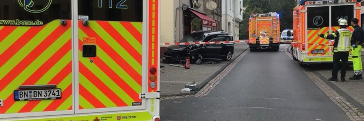FW-BN: Alleinunfall eines PKW mit vier verletzten Personen
