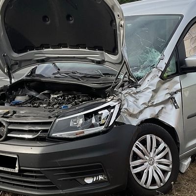 FW Alpen: Unfall mit Traktorgespann in Veen