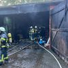 FW-ROW: Werkstattbrand in Oldendorf - Feuerwehr schützt angrenzenden Schweinestall