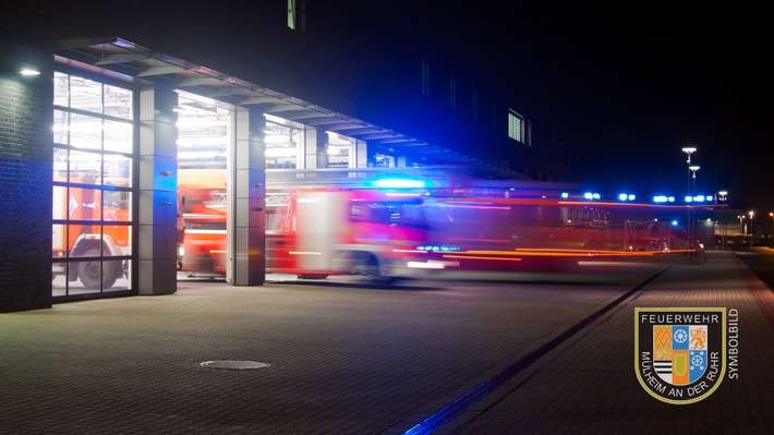 FW-MH: Verkehrsunfall mit drei beteiligten Fahrzeugen auf der A40