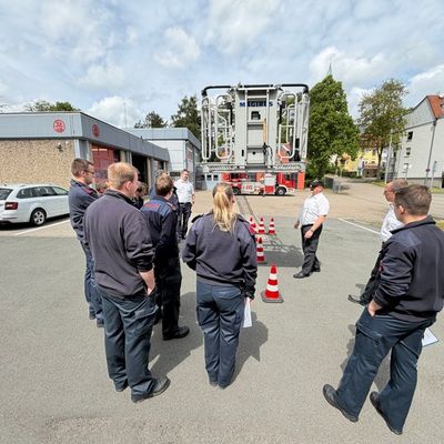 FW-MK: Gemeinsame Ausbildung der Feuerwehr Iserlohn mit dem Feuerwehrverband Märkischer Kreis