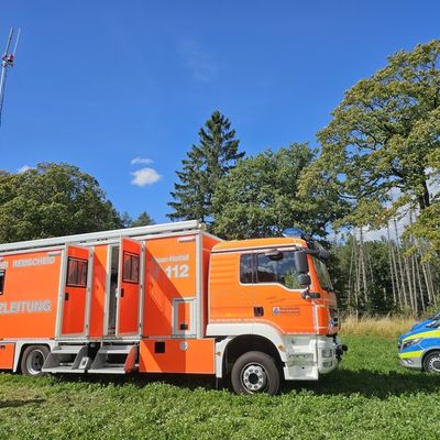 FW-RS: Vegetationsbrandbekämpfungsübung im Remscheider Stadtgebiet Feuerwehr und Polizei arbeiten Hand in Hand