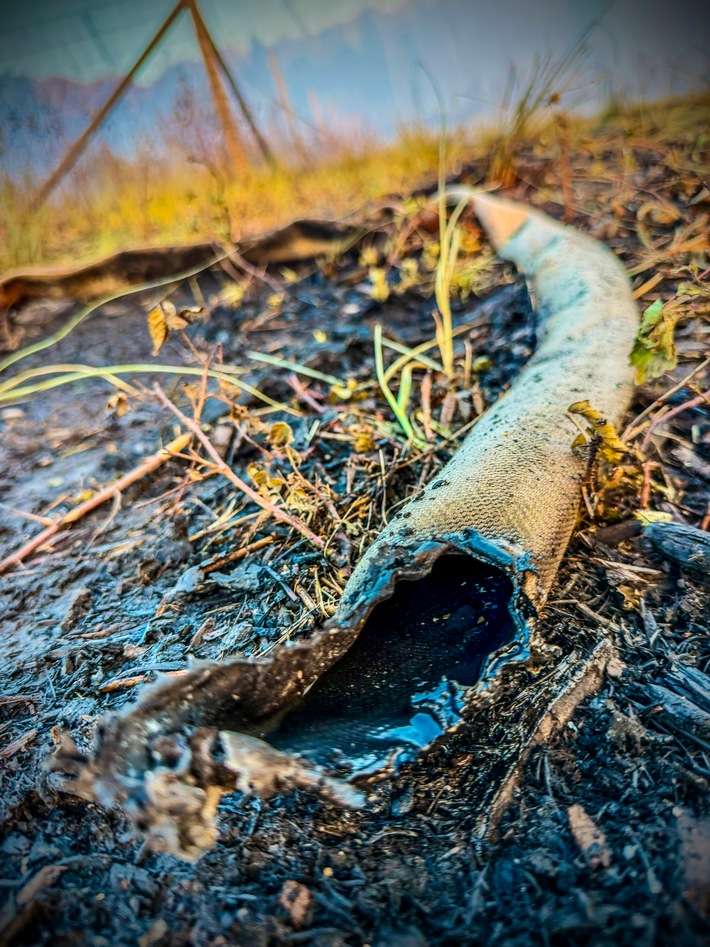 FW Kreis Soest: Waldbrand am Möhnesee - Feuer aus / Abschlussmeldung
