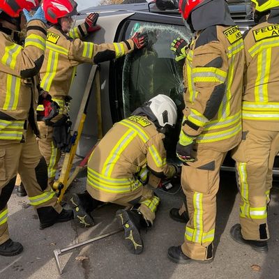 FW Alpen: Verkehrsunfall mit zwei Pkw