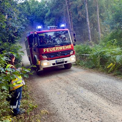 FW Kranenburg: Gemeinsame Übung wird zum Ernstfall: Feuerwehr und THW bewähren sich im Einsatz
