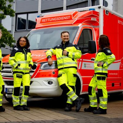 FW-GL: Feuerwehr Bergisch Gladbach stattet Rettungsdienst mit neuer Schutzkleidung aus