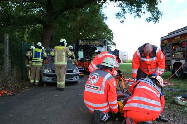 FW-KLE: Großübung in Kleve: Rettungskräfte trainieren Busunfall mit 26 Betroffenen