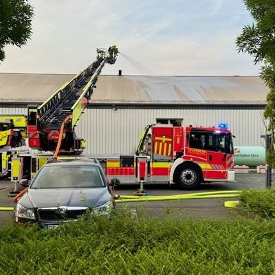 FW Paderborn: Industriebrand an der Halberstädter Straße