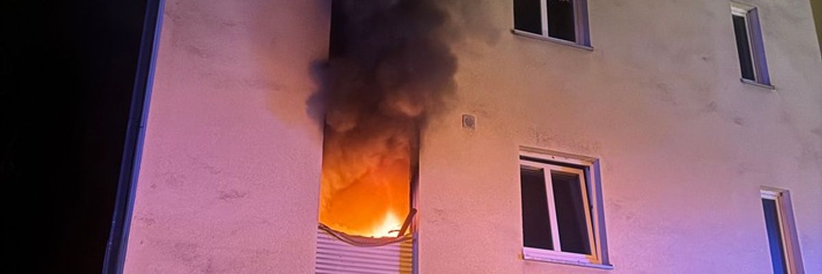 FW Mettmann: Wohnungsbrand in einem Mehrfamilienhaus