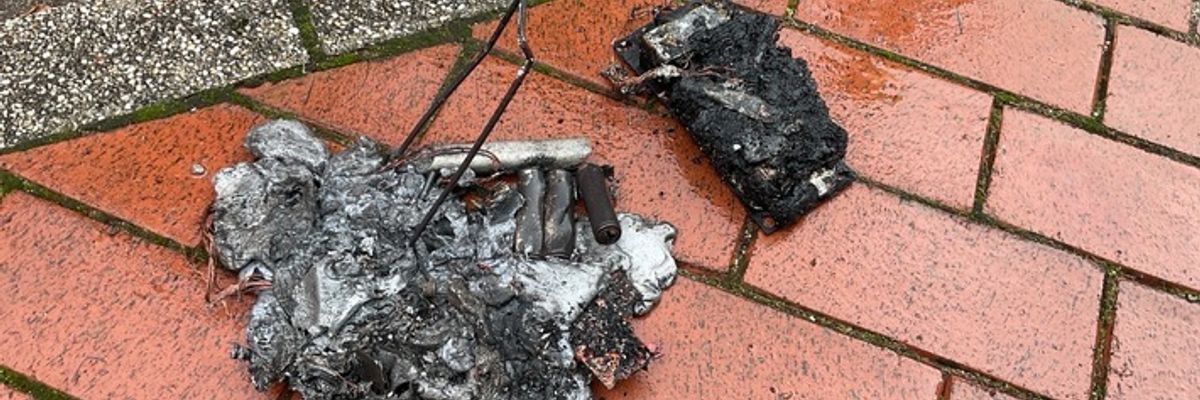 FW-MH: Kellerbrand in Saarn: E-Bike-Akkus in Brand geraten - Bewohner retten sich selbstständig ins Freie