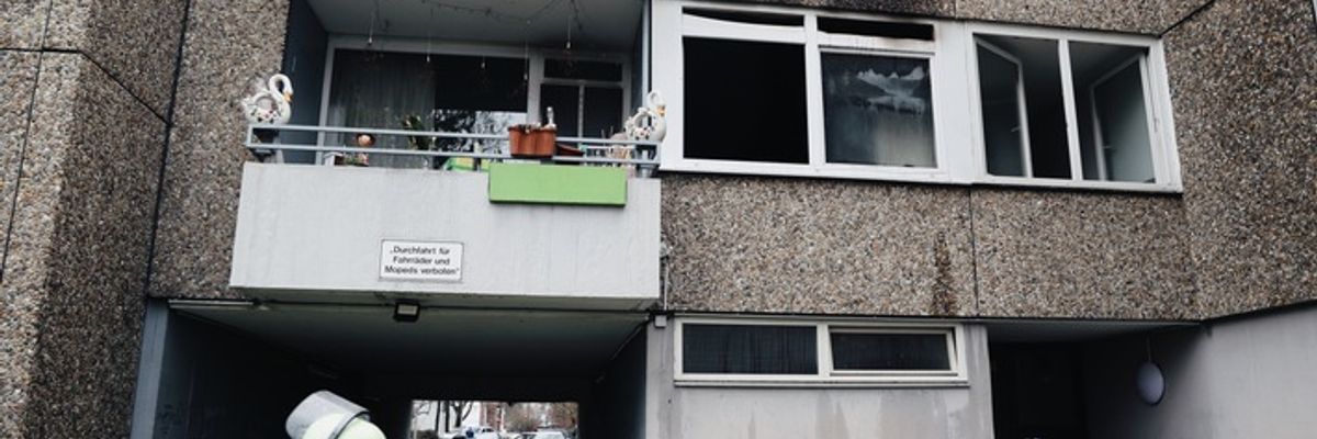 FW-E: Küchenbrand in Mehrfamilienhaus - keine Verletzten