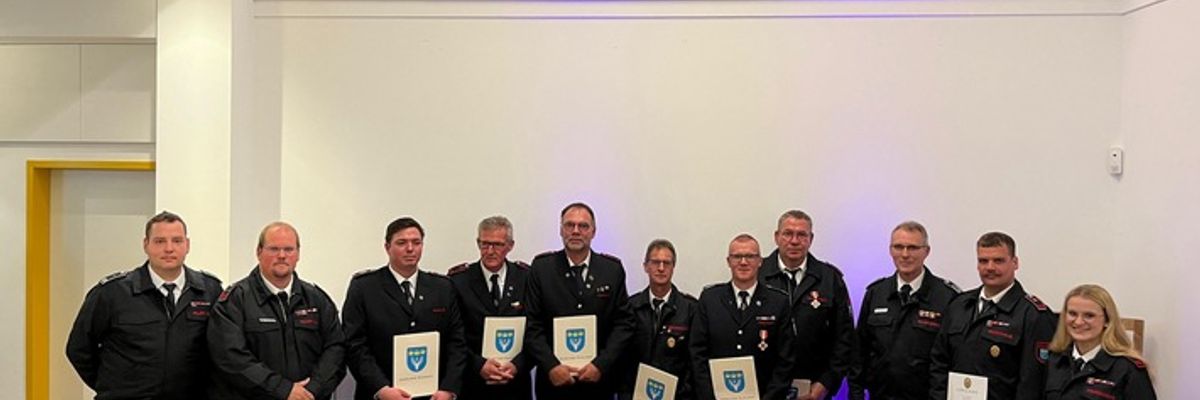 FW Rheurdt: Löscheinheit Rheurdt feiert Kameradschaftsabend: Ehrungen für besonderes Engagement und langjährigen Einsatz