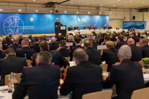 FW-LFVSH: Presseeinladung zur Landesfeuerwehrversammlung am 10. Mai in Neumünster - mit Feuerwehrmesse und ertsmalig mit Talkrunde
