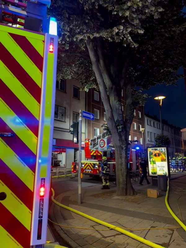 FW-GE: Kellerbrand in Wohn- und Geschäftshaus in Rotthausen