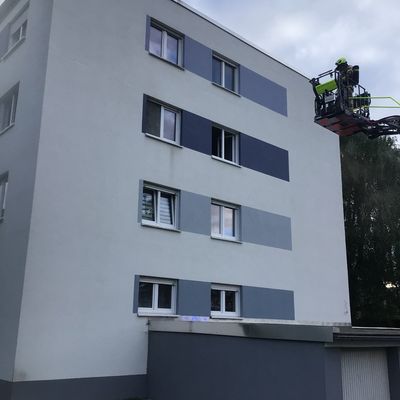 FW Paderborn: Wohnungsbrand mit Menschenleben in Gefahr in Paderborn-Schloß Neuhaus