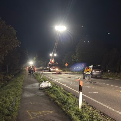 FW-AUR: Schwerer Motorradunfall auf Bundesstraße 72