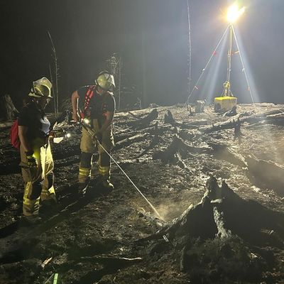 FW Kreis Soest: Waldbrand am Möhnesee / Einsatzkräfte auch an Tag drei im Einsatz