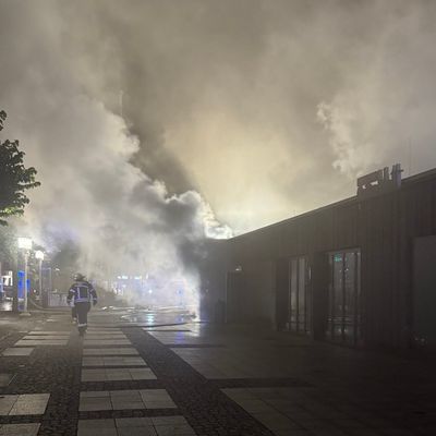 FW-AUR: Gastronomie-Küche wird Raub der Flammen