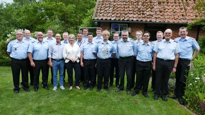 FW Südheide: Sommerfest der Freiwilligen Feuerwehr Beckedorf Wolfgang Bernhardt für 50-jährige Mitgliedschaft in der Freiwilligen Feuerwehr geehrt