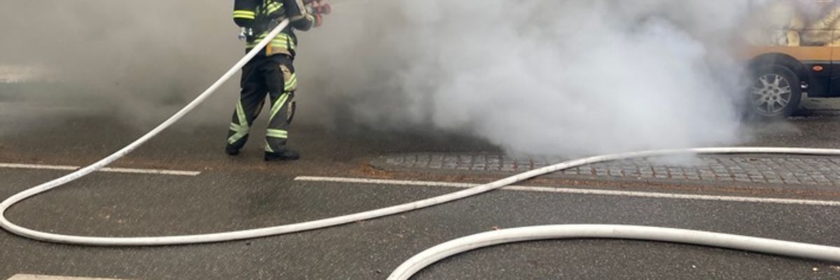 FW Bocholt: Fahrzeugbrand auf dem Hemdener Weg