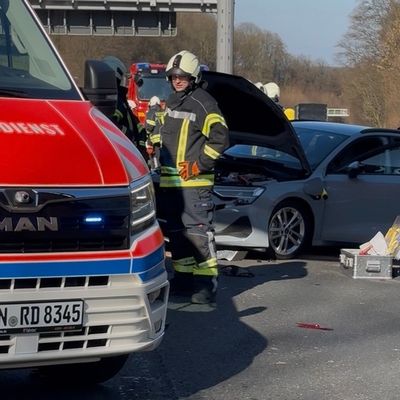 FW-EN: Schwerer Verkehrsunfall auf der BAB 43