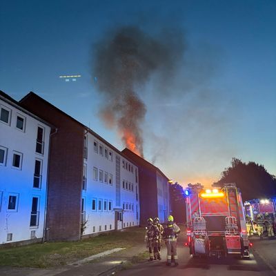 FW Paderborn: Dachstuhlbrand in der Lösekestraße