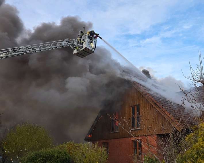 FW Celle: Gebäudebrand in Bostel - Abschlussmeldung / Gesamtbericht!