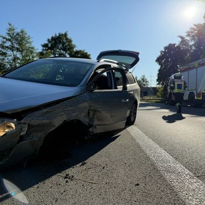 FW-WRN: Verkehrsunfall auf der Nordlippestraße
