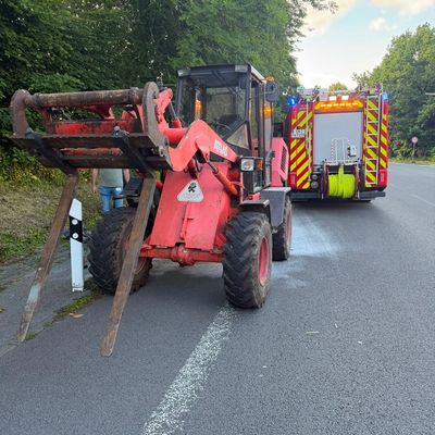 FW-EN: Traktor brennt