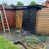 FW-OLL: Brennende Mülltonne setzt Schuppen in Brand - Schneller Einsatz der Feuerwehr verhindert Schlimmeres