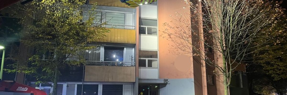 FW-OB: Brand in einem Fahrstuhlschacht