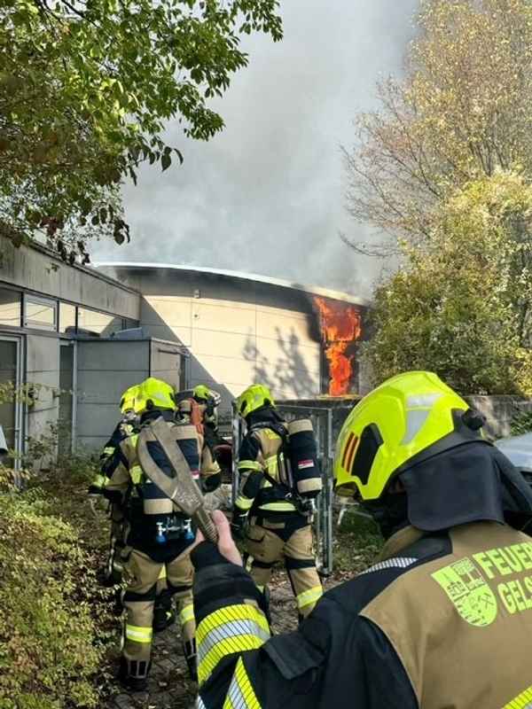 FW-GE: Brand in leerstehendem Kindergarten in Gelsenkirchen-Schalke