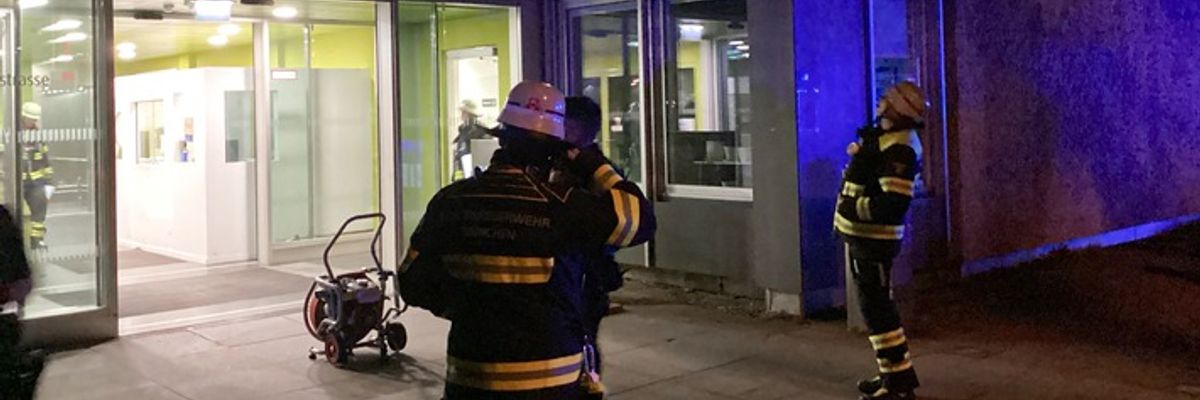 FW-M: Kinderwagen in Brand (Nymphenburg)