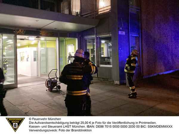 FW-M: Kinderwagen in Brand (Nymphenburg)