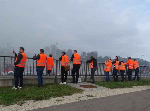 FW Reichenau: Brennendes Fahrzeug im Tunnel - Feuerwehren üben den Ernstfall - Brandschutzübung im Tunnel Waldsiedlung B33 - Tunnel-Waldsiedlung, 11.10.2025