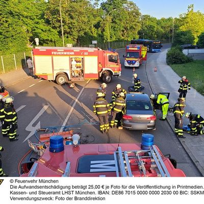 FW-M: Technische Rettung nach Verkehrsunfall (Pasing)