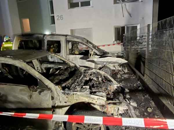 FW Paderborn: Einsatzreicher Jahreswechsel 2025/26 für die Feuerwehr Paderborn - zwei größere Einsatzlagen in der Neujahrsnacht