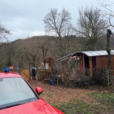 FW Weinheim: Gasgeruch im Waldkindergarten