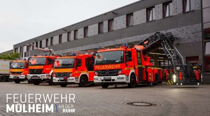 FW-MH: Brand in Müllsammelbehälter in Hochhaus am Hans-Böckler-Platz