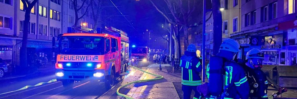 FW-MH: Ruhige Silvesternacht für Feuerwehr und Rettungsdienst in Mülheim an der Ruhr - 23 Brandeinsätze und 27 Rettungsdiensteinsätze