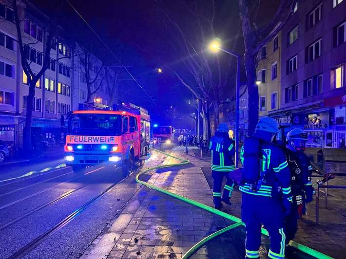 FW-MH: Ruhige Silvesternacht für Feuerwehr und Rettungsdienst in Mülheim an der Ruhr - 23 Brandeinsätze und 27 Rettungsdiensteinsätze