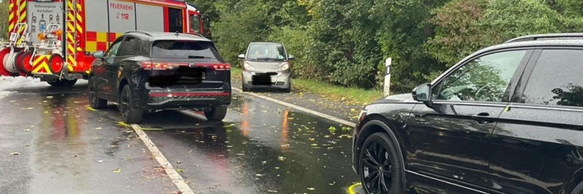 FW Bergheim: Verkehrsunfall mit Verletzten in Bergheim-Kenten Einsatzreicher Tag der Feuerwehr Bergheim