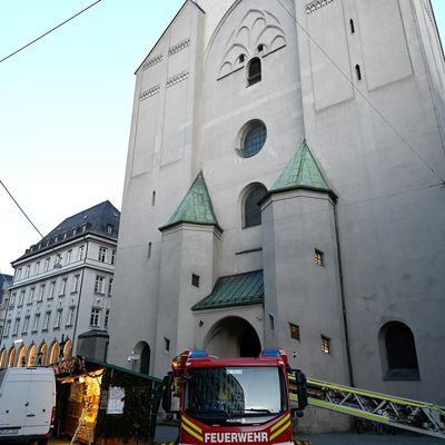 FW-M: Notfallrettung am Alten Peter (Altstadt)