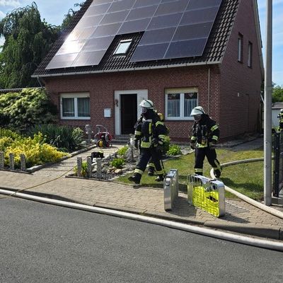 FW-ROW: Brand im Dachbereich eines Einfamilienhauses in Gnarrenburg