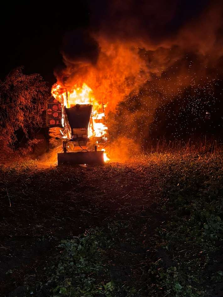 FW-Schermbeck: Traktorbrand