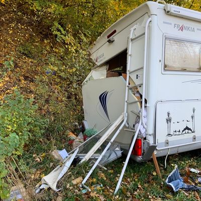 FW Ratingen: Verkehrsunfall BAB 3 - Person eingeklemmt