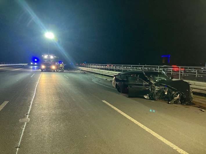 FW-OB: Verkehrsunfall auf der A 42